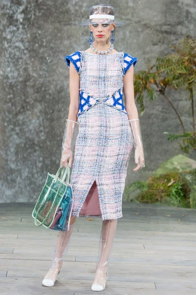 Look 8
